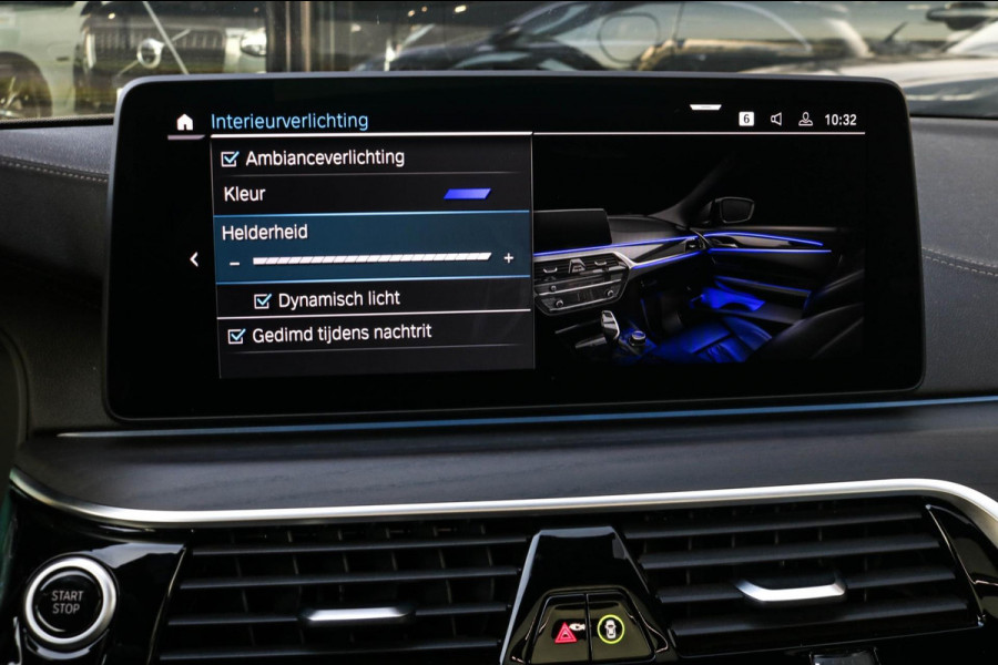 BMW 5 Serie Touring 530e xDrive M-Sport | Trekhaak | Pano | Soft close | Laser | Massage | Ambient Air | Head Up | Achterassturing