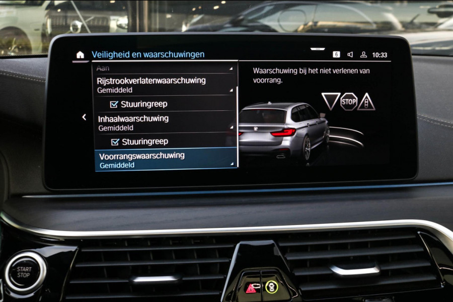 BMW 5 Serie Touring 530e xDrive M-Sport | Trekhaak | Pano | Soft close | Laser | Massage | Ambient Air | Head Up | Achterassturing