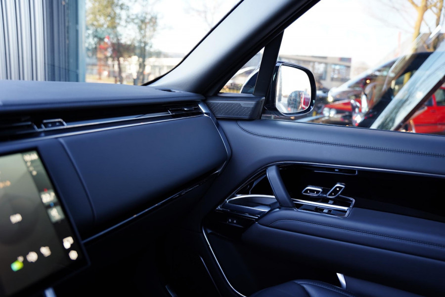 Land Rover Range Rover P 550 E Autobiography CHRISTMAS PRESENT