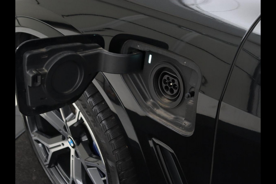 BMW X5 xDrive45e M Sport | Panoramadak | Stoelventilatie | Head-Up | Rear Entertainment | Leder | Adaptive cruise | 360 Camera | Harman/Kardon | 21'' | Achterbankverwarming | Carplay | Soft-Close