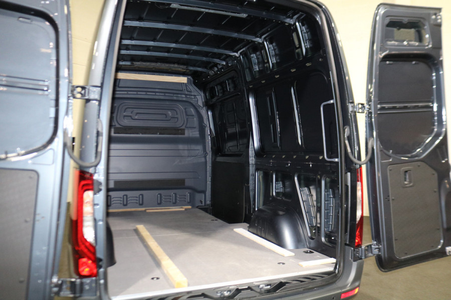 Mercedes-Benz Sprinter 319 CDI L2 H2 Automaat Navigatie Leer 360 Camera 3.5T Trekhaak