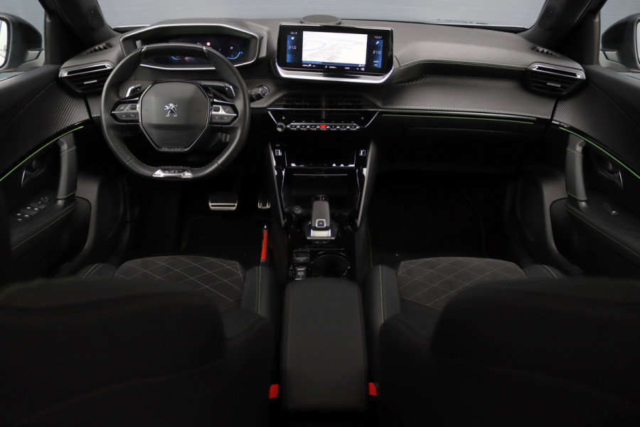 Peugeot 2008 1.2 PureTech GT Pack Aut8 | Adpatieve Cruise Control | Panoramadak | Focal Sound System | Sfeerverlichting | Camera | Keyless Go | 3D-Display | Stoelverwarming | Full Led |