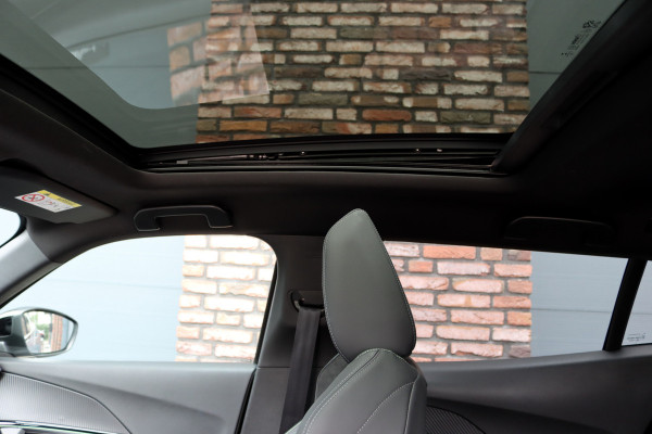 Peugeot 2008 1.2 PureTech GT Pack Aut8 | Adpatieve Cruise Control | Panoramadak | Focal Sound System | Sfeerverlichting | Camera | Keyless Go | 3D-Display | Stoelverwarming | Full Led |