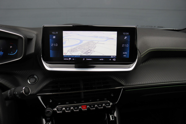 Peugeot 2008 1.2 PureTech GT Pack Aut8 | Adpatieve Cruise Control | Panoramadak | Focal Sound System | Sfeerverlichting | Camera | Keyless Go | 3D-Display | Stoelverwarming | Full Led |