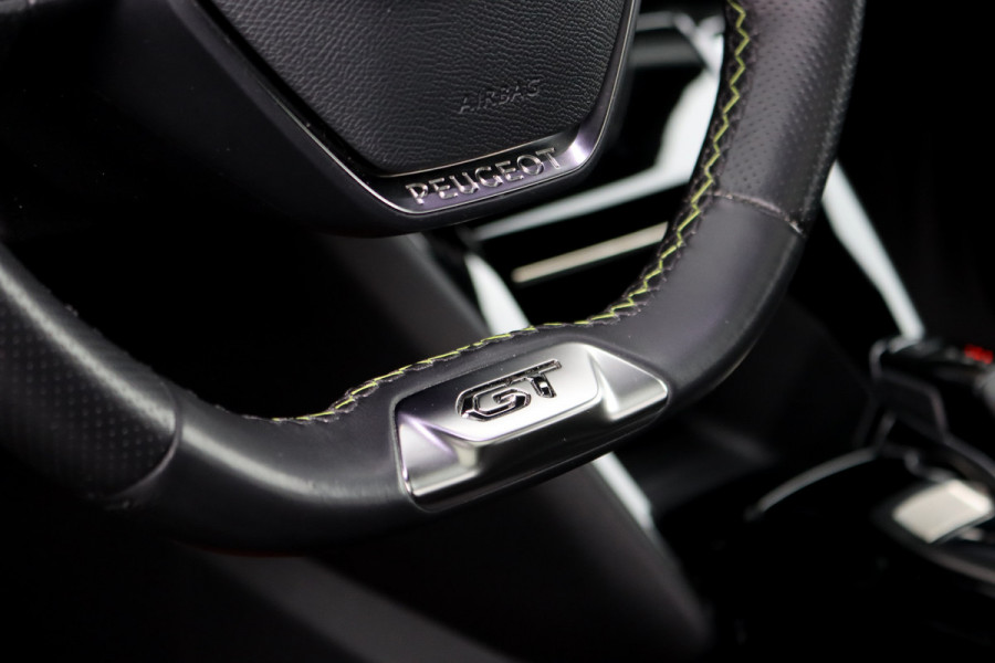 Peugeot 2008 1.2 PureTech GT Pack Aut8 | Adpatieve Cruise Control | Panoramadak | Focal Sound System | Sfeerverlichting | Camera | Keyless Go | 3D-Display | Stoelverwarming | Full Led |