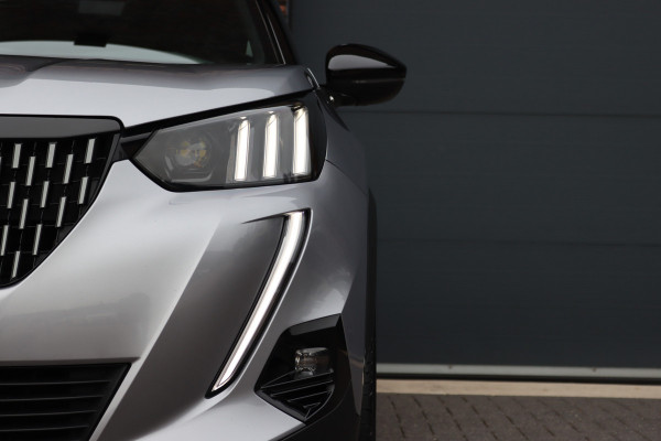 Peugeot 2008 1.2 PureTech GT Pack Aut8 | Adpatieve Cruise Control | Panoramadak | Focal Sound System | Sfeerverlichting | Camera | Keyless Go | 3D-Display | Stoelverwarming | Full Led |