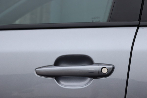 Peugeot 2008 1.2 PureTech GT Pack Aut8 | Adpatieve Cruise Control | Panoramadak | Focal Sound System | Sfeerverlichting | Camera | Keyless Go | 3D-Display | Stoelverwarming | Full Led |