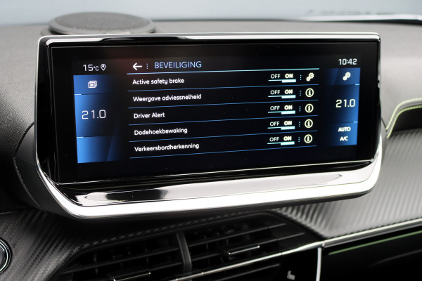 Peugeot 2008 1.2 PureTech GT Pack Aut8 | Adpatieve Cruise Control | Panoramadak | Focal Sound System | Sfeerverlichting | Camera | Keyless Go | 3D-Display | Stoelverwarming | Full Led |