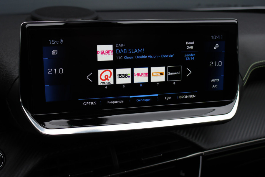 Peugeot 2008 1.2 PureTech GT Pack Aut8 | Adpatieve Cruise Control | Panoramadak | Focal Sound System | Sfeerverlichting | Camera | Keyless Go | 3D-Display | Stoelverwarming | Full Led |