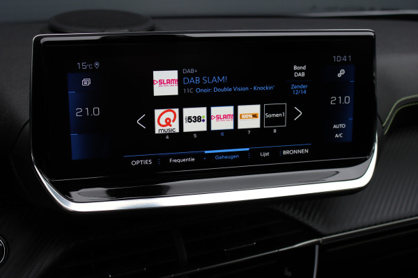 Peugeot 2008 1.2 PureTech GT Pack Aut8 | Adpatieve Cruise Control | Panoramadak | Focal Sound System | Sfeerverlichting | Camera | Keyless Go | 3D-Display | Stoelverwarming | Full Led |