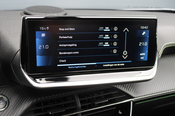 Peugeot 2008 1.2 PureTech GT Pack Aut8 | Adpatieve Cruise Control | Panoramadak | Focal Sound System | Sfeerverlichting | Camera | Keyless Go | 3D-Display | Stoelverwarming | Full Led |