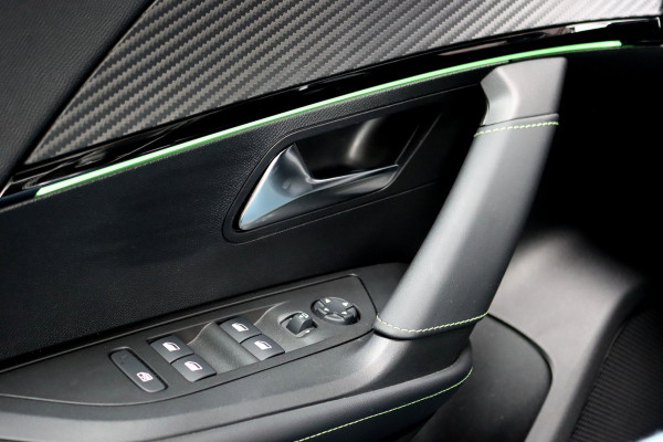 Peugeot 2008 1.2 PureTech GT Pack Aut8 | Adpatieve Cruise Control | Panoramadak | Focal Sound System | Sfeerverlichting | Camera | Keyless Go | 3D-Display | Stoelverwarming | Full Led |
