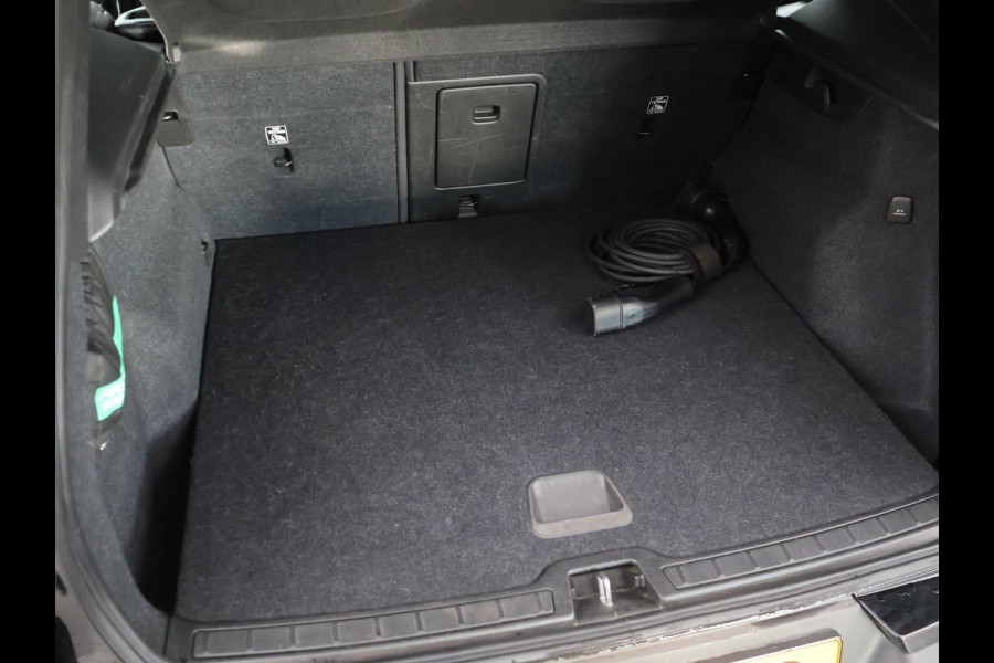 Volvo XC40 1.5 T4 RECHARGE 211 PK PHEV ORIG. NL BTW | CAMERA | APPLE CARPLAY | 18 INCH | DAB