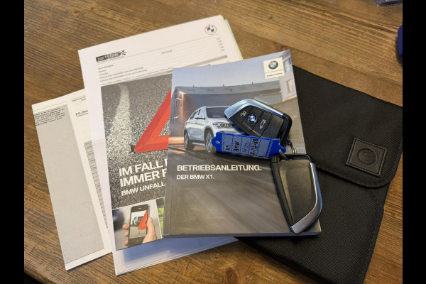 BMW X1 SDrive18i Automaat Clima Cruise Navi Pdc V+A Stoelverwarming Elek. A-klep