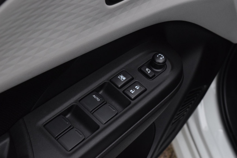 Suzuki Swift 1.2 Style Smart Hybrid|Carplay|Camera