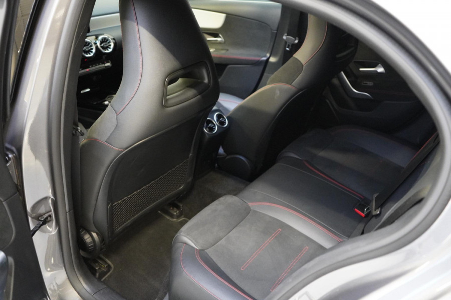 Mercedes-Benz A-Klasse 250 e AMG Line | Panoramadak | Sportstoelen | Navigatie | Sfeerverlichting