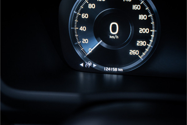 Volvo XC90 2.0 T8 Twin Engine AWD R-Design - Panorama | H&K | Memory | Trekhaak