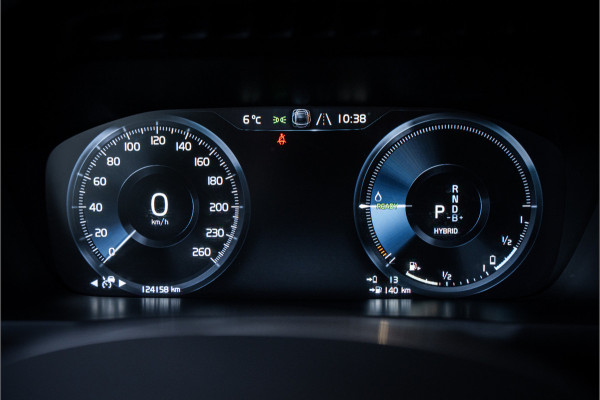 Volvo XC90 2.0 T8 Twin Engine AWD R-Design - Panorama | H&K | Memory | Trekhaak