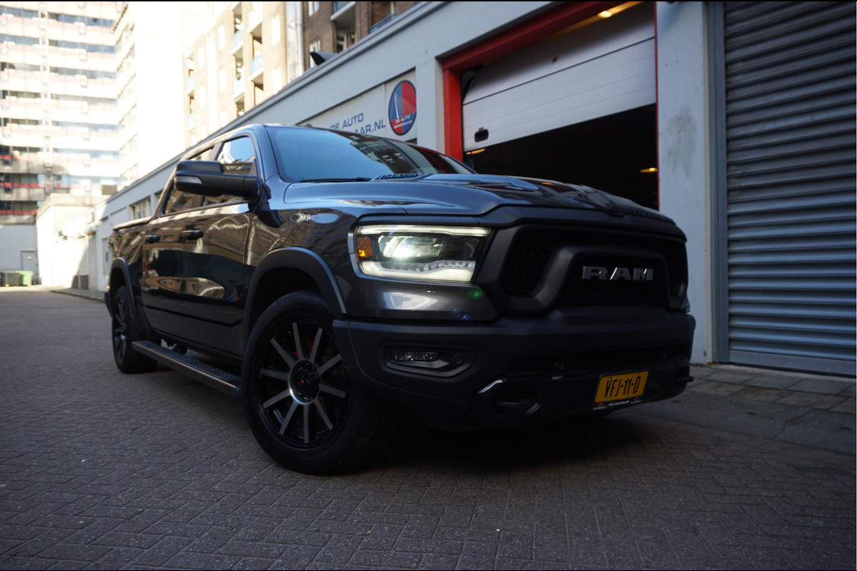 Dodge Ram 1500 5.7 V8 4x4 Crew Cab Rebel Sport | Luchtvering PANO -dak | Black Line | Off Road | Groot Navi | Apple CarPlay | Keyless | 20inch | Harman Kardon | Full LED | LPG onderbouw | excl BTW