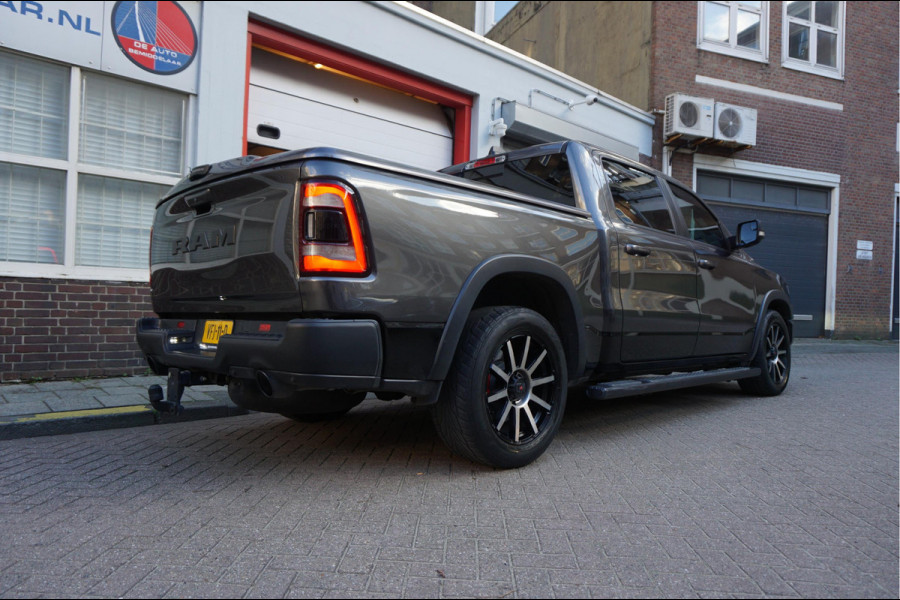 Dodge Ram 1500 5.7 V8 4x4 Crew Cab Rebel Sport | Luchtvering PANO -dak | Black Line | Off Road | Groot Navi | Apple CarPlay | Keyless | 20inch | Harman Kardon | Full LED | LPG onderbouw | excl BTW