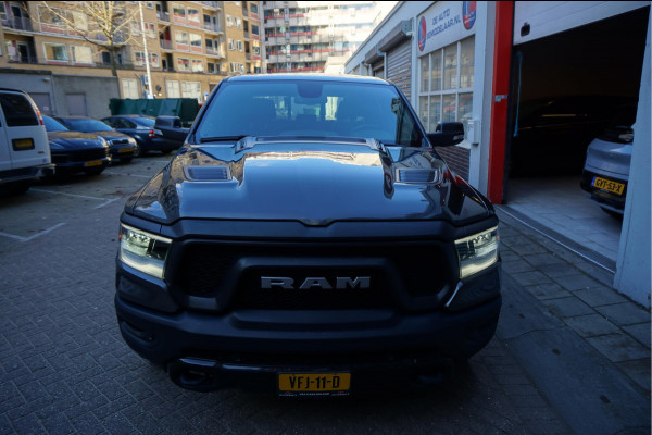 Dodge Ram 1500 5.7 V8 4x4 Crew Cab Rebel Sport | Luchtvering PANO -dak | Black Line | Off Road | Groot Navi | Apple CarPlay | Keyless | 20inch | Harman Kardon | Full LED | LPG onderbouw | excl BTW
