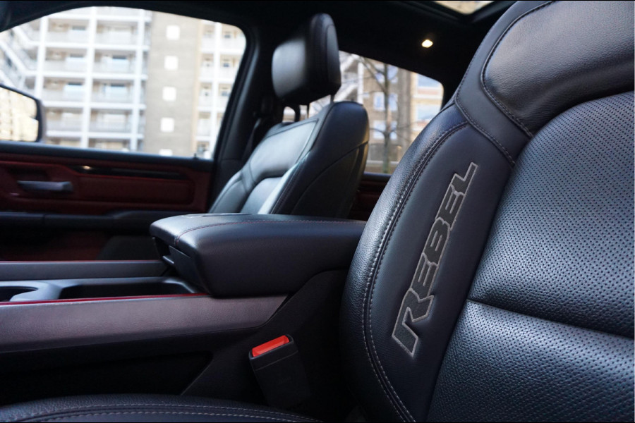 Dodge Ram 1500 5.7 V8 4x4 Crew Cab Rebel Sport | Luchtvering PANO -dak | Black Line | Off Road | Groot Navi | Apple CarPlay | Keyless | 20inch | Harman Kardon | Full LED | LPG onderbouw | excl BTW