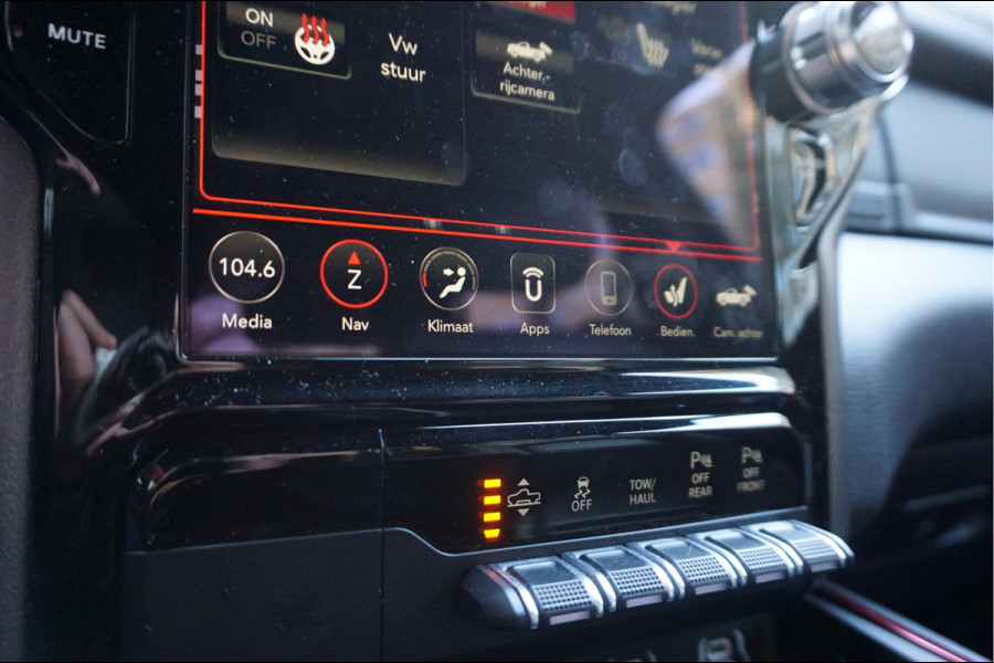 Dodge Ram 1500 5.7 V8 4x4 Crew Cab Rebel Sport | Luchtvering PANO -dak | Black Line | Off Road | Groot Navi | Apple CarPlay | Keyless | 20inch | Harman Kardon | Full LED | LPG onderbouw | excl BTW