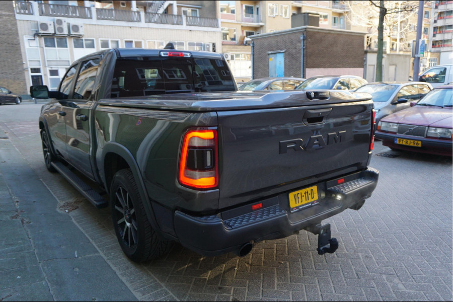 Dodge Ram 1500 5.7 V8 4x4 Crew Cab Rebel Sport | Luchtvering PANO -dak | Black Line | Off Road | Groot Navi | Apple CarPlay | Keyless | 20inch | Harman Kardon | Full LED | LPG onderbouw | excl BTW