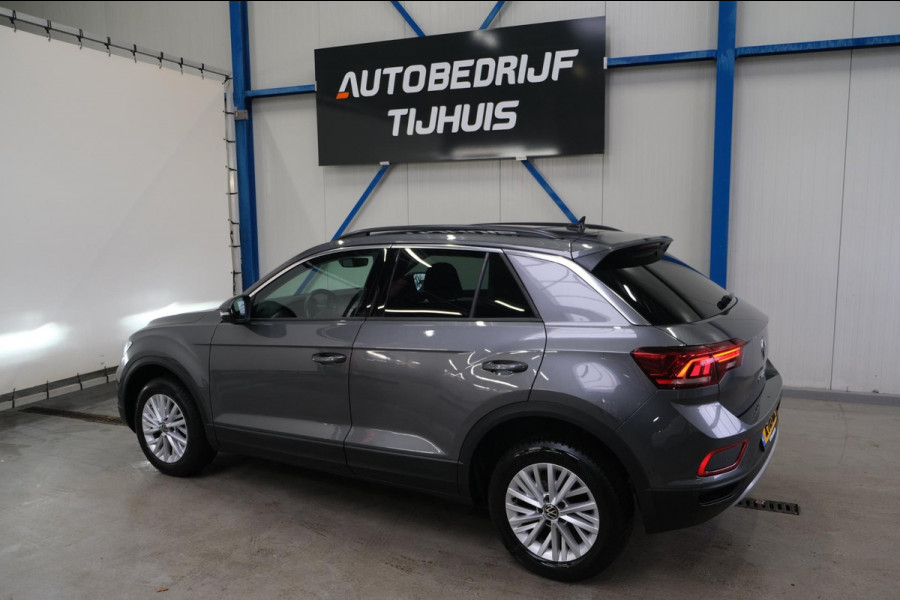 Volkswagen T-Roc 1.5 TSI Life Business Automaat - Virtual Display, Airco, Camera, Carplay, PDC.