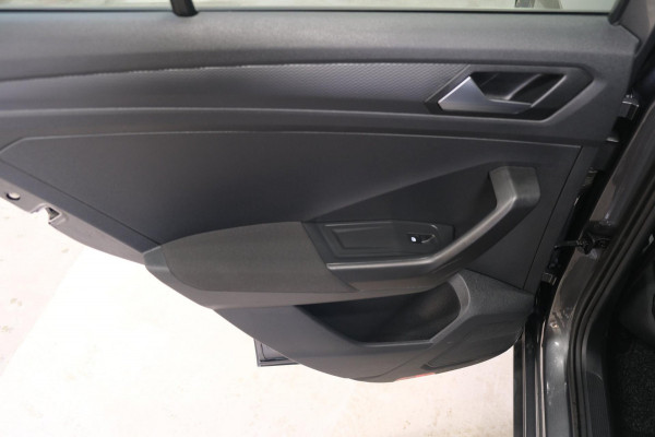 Volkswagen T-Roc 1.5 TSI Life Business Automaat - Virtual Display, Airco, Camera, Carplay, PDC.