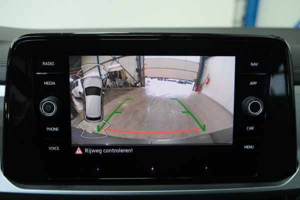 Volkswagen T-Roc 1.5 TSI Life Business Automaat - Virtual Display, Airco, Camera, Carplay, PDC.