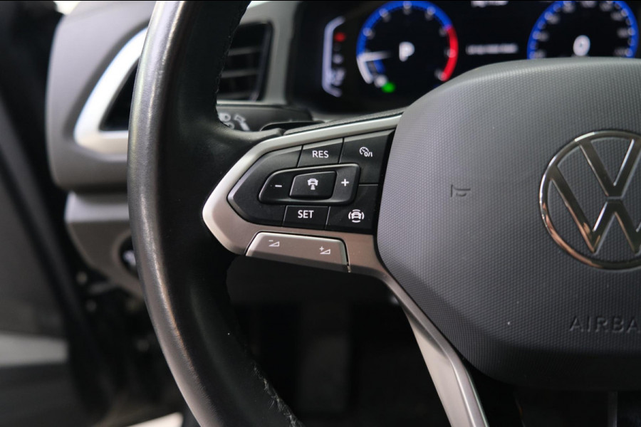 Volkswagen T-Roc 1.5 TSI Life Business Automaat - Virtual Display, Airco, Camera, Carplay, PDC.