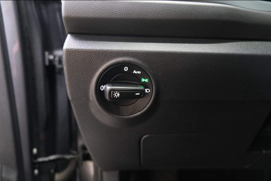 Volkswagen T-Roc 1.5 TSI Life Business Automaat - Virtual Display, Airco, Camera, Carplay, PDC.