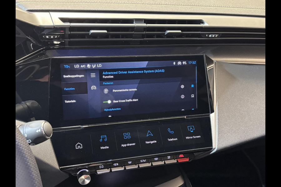 Peugeot 308 SW 1.6 Plug-in Hybrid 195 GT .