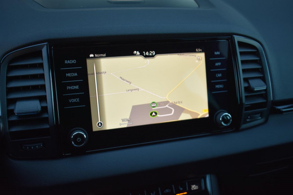 Škoda Karoq 1.5 TSI ACT Sportline | MJ21 | TREKHAAK | CAMERA | VIRTUAL | NAP | APPLE CARPLAY | ANDROID AUTO