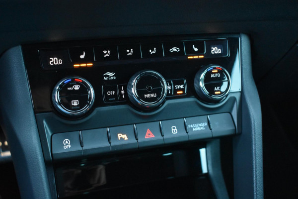 Škoda Karoq 1.5 TSI ACT Sportline | MJ21 | TREKHAAK | CAMERA | VIRTUAL | NAP | APPLE CARPLAY | ANDROID AUTO