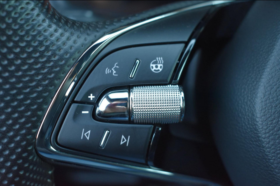 Škoda Karoq 1.5 TSI ACT Sportline | MJ21 | TREKHAAK | CAMERA | VIRTUAL | NAP | APPLE CARPLAY | ANDROID AUTO