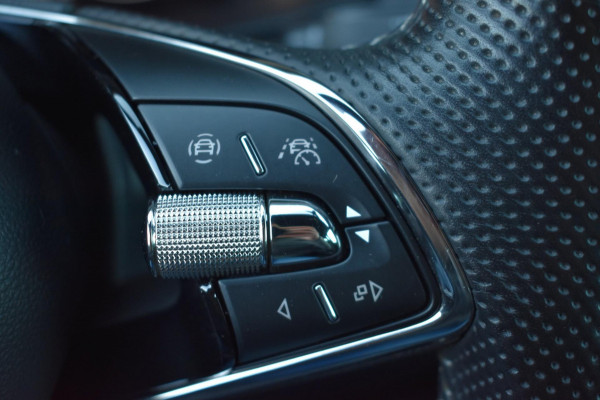 Škoda Karoq 1.5 TSI ACT Sportline | MJ21 | TREKHAAK | CAMERA | VIRTUAL | NAP | APPLE CARPLAY | ANDROID AUTO