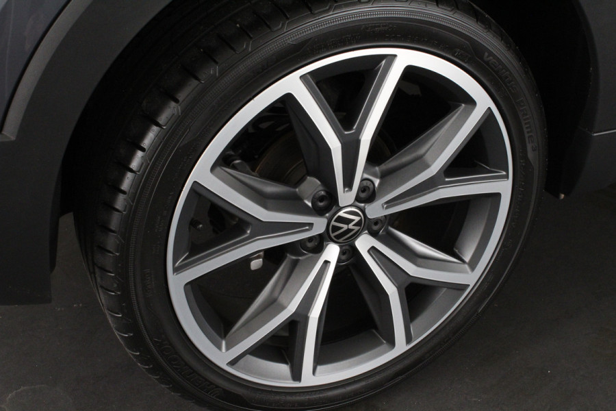 Volkswagen T-Cross 1.0 TSI Style Business Premium Automaat/Camera/IQ-LED/18inch/Luxe interieur/Adapt.cruise/Smoky Gray Metallic kleur