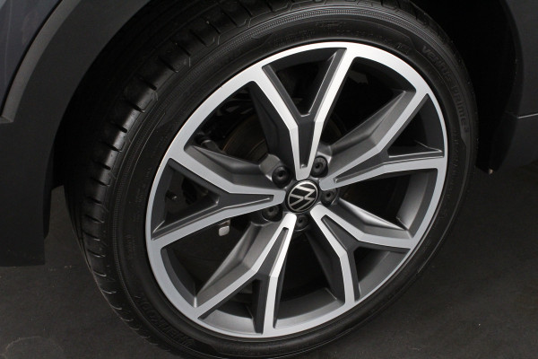 Volkswagen T-Cross 1.0 TSI Style Business Premium Automaat/Camera/IQ-LED/18inch/Luxe interieur/Adapt.cruise/Smoky Gray Metallic kleur