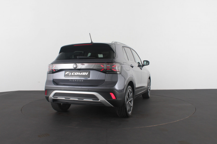Volkswagen T-Cross 1.0 TSI Style Business Premium Automaat/Camera/IQ-LED/18inch/Luxe interieur/Adapt.cruise/Smoky Gray Metallic kleur