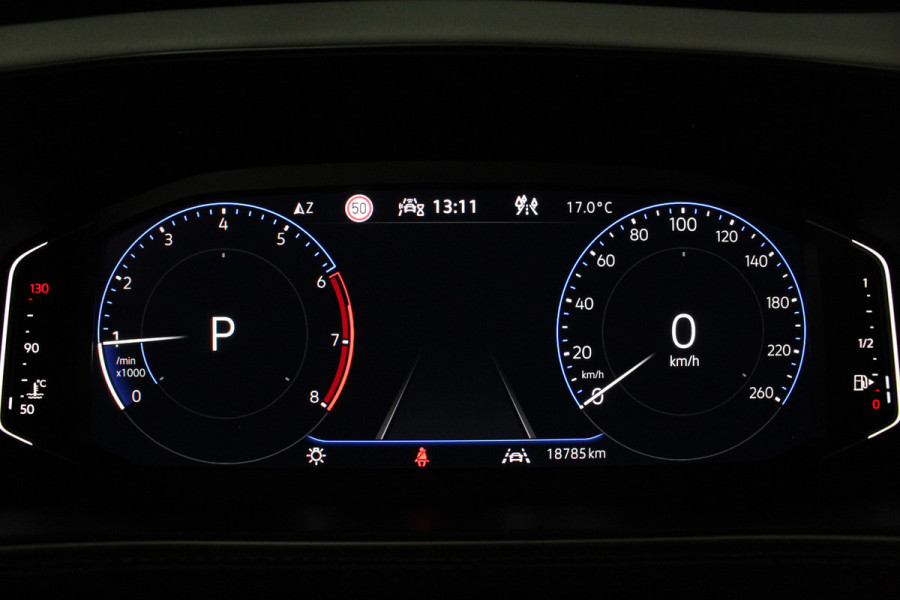 Volkswagen T-Cross 1.0 TSI Style Business Premium Automaat/Camera/IQ-LED/18inch/Luxe interieur/Adapt.cruise/Smoky Gray Metallic kleur