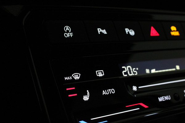 Volkswagen T-Cross 1.0 TSI Style Business Premium Automaat/Camera/IQ-LED/18inch/Luxe interieur/Adapt.cruise/Smoky Gray Metallic kleur