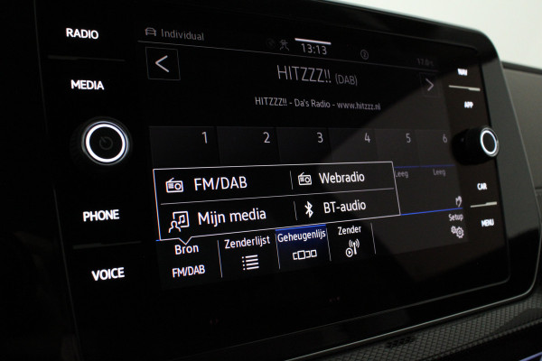 Volkswagen T-Cross 1.0 TSI Style Business Premium Automaat/Camera/IQ-LED/18inch/Luxe interieur/Adapt.cruise/Smoky Gray Metallic kleur