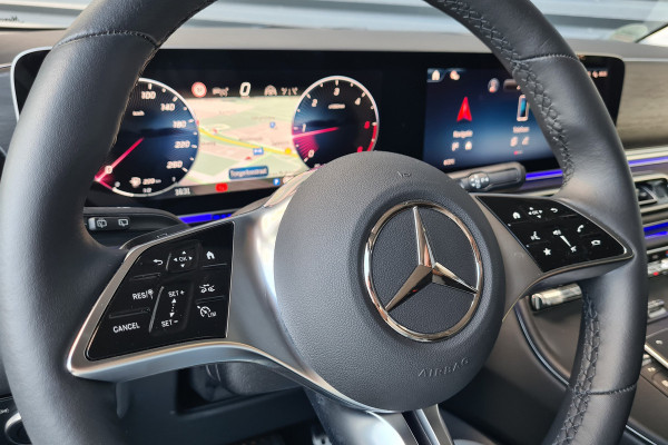 Mercedes-Benz V-Klasse 300d 4 Matic XL DC AMG-Line Grijs kenteken - Distronic