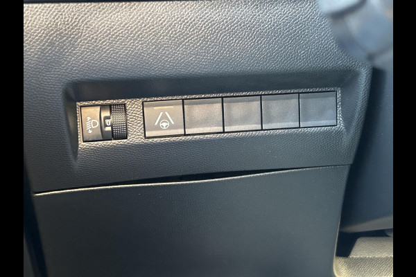 Peugeot 208 Hybrid 100 e-DCS6 Allure | Meer foto's volgen | Prijs is rijklaar