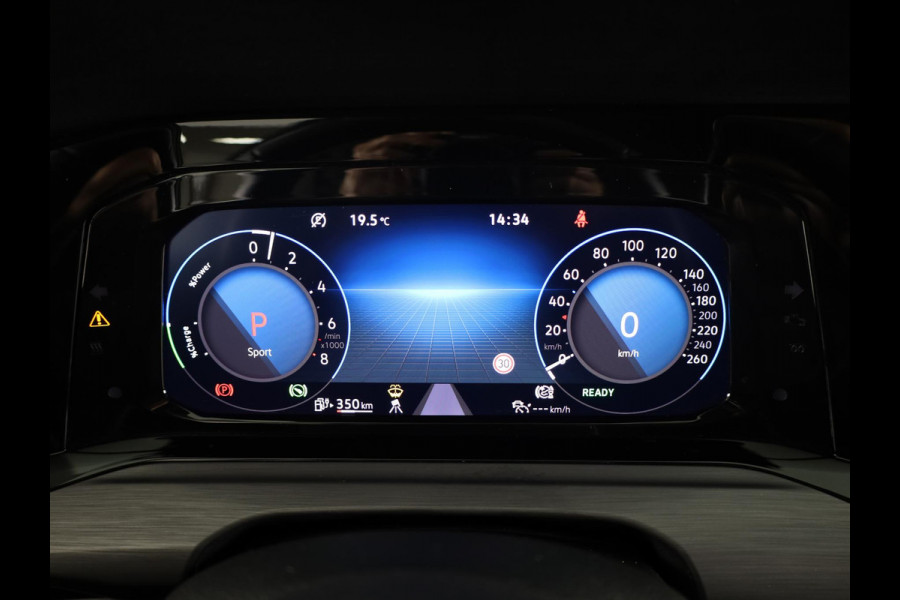 Volkswagen Golf 1.4 eHybrid Style 204 pk Automaat (DSG) | Navigatie | Panoramadak | Parkeersensoren | Adaptieve cruise control | Stoelverwarming |