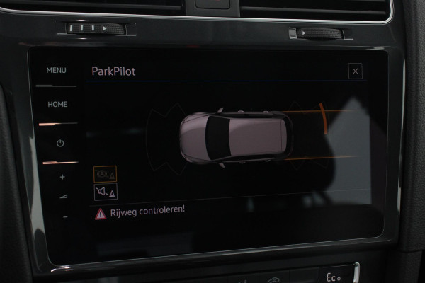 Volkswagen Golf e-Golf Edtion | Navigatie | Apple Carplay/Android auto | Bluetooth | Adaptieve Cruise Control | Lichtmetalen Velgen 17" | Parkeer sensoren