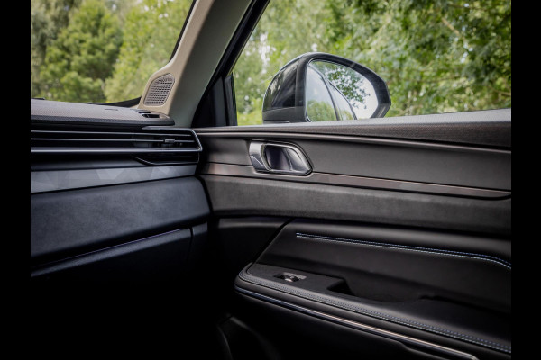 Lynk & Co 01 1.5 Plug-In Hybrid 262pk BLACKED OUT | 360 Camera | Panoramadak