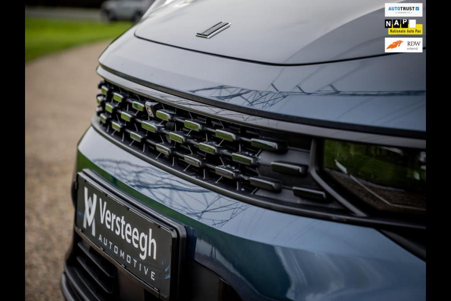 Lynk & Co 01 1.5 Plug-In Hybrid 262pk BLACKED OUT | 360 Camera | Panoramadak